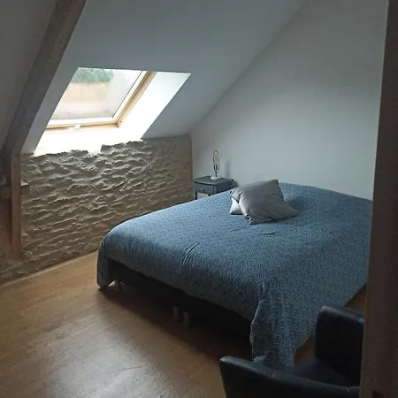 Maison De Pierre Entre Golfe Et Ocean